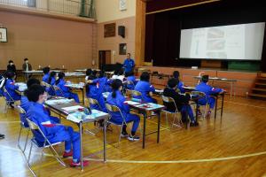 焼岳火山学習教室の様子