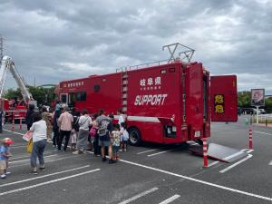 支援車