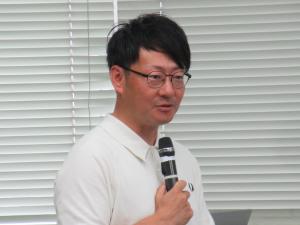 講師