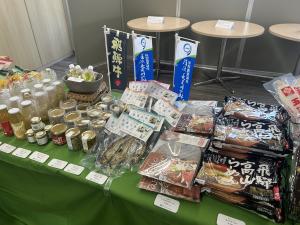 販売
