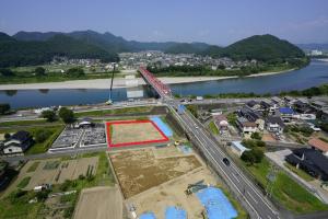 芥見町屋遺跡の発掘区遠景写真です