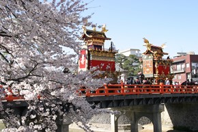 高山祭の様子（外部サイト）