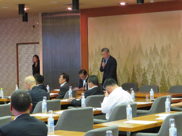 林業団体と岐阜県議会議員との懇話会の様子 林業団体と岐阜県議会議員との懇話会の様子