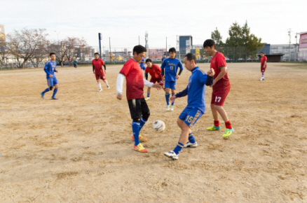 サッカーの練習風景写真