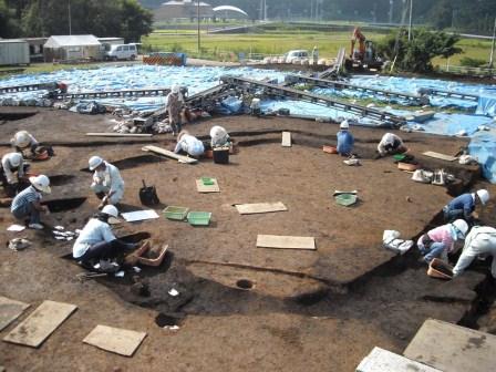 方形周溝墓作業風景 方形周溝墓作業風景