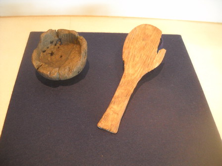 杓子(左が荒尾南遺跡出土 右が今宿遺跡出土) 杓子(左が荒尾南遺跡出土右が今宿遺跡出土)の画像