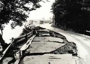 道路破損
